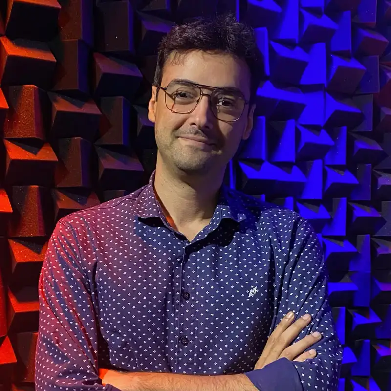 Prof. Lucas Miguel